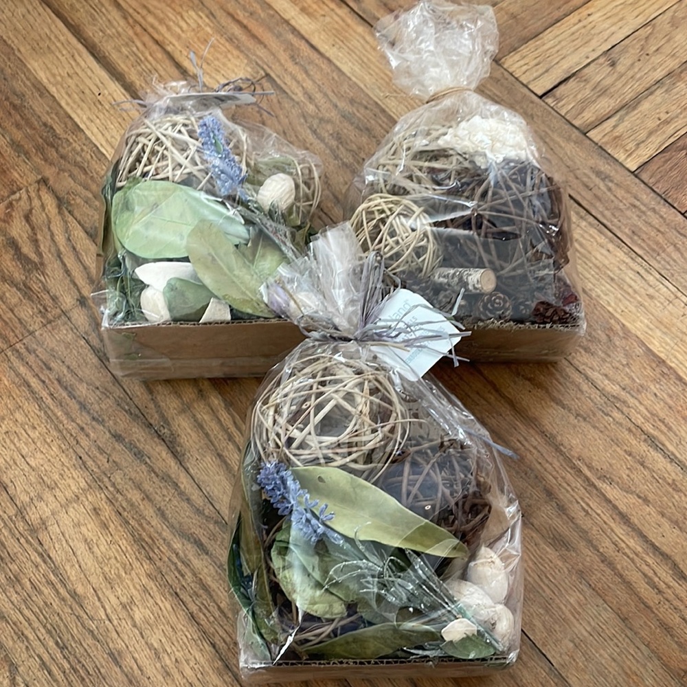 You will get 3 bags of bowl fillers.